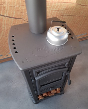 EEK A+ Kaminofen Forte rot mit Herdplatte - 5,4kW