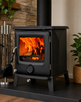 Preview: EEK A+ Kleiner, robuster Gusskaminofen LUMI I mit 4,9 kW