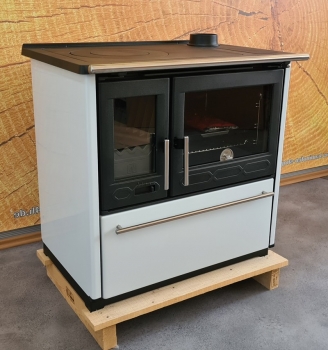 EEK A+ Küchenofen Holzherd Plamen 850 weiß, rechte Version - 8 kW Dauerbrandherd
