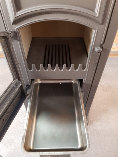 EEK A+ Kaminofen Forte creme mit Herdplatte - 5,4kW