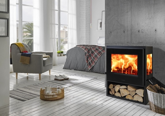EEK A Kaminofen Panadero JAVA TRIVISION mit 3 Scheiben - 5,9 kW, raumluftunabh.