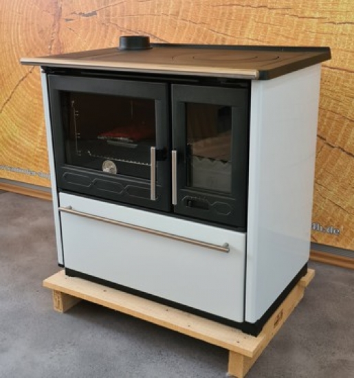 EEK A+ Küchenofen Holzherd Plamen 850 weiß, linke Version - 8 kW Dauerbrandherd