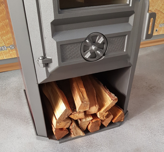 EEK A+ Kaminofen Pella G mit Herdplatte, creme - 5,4kW